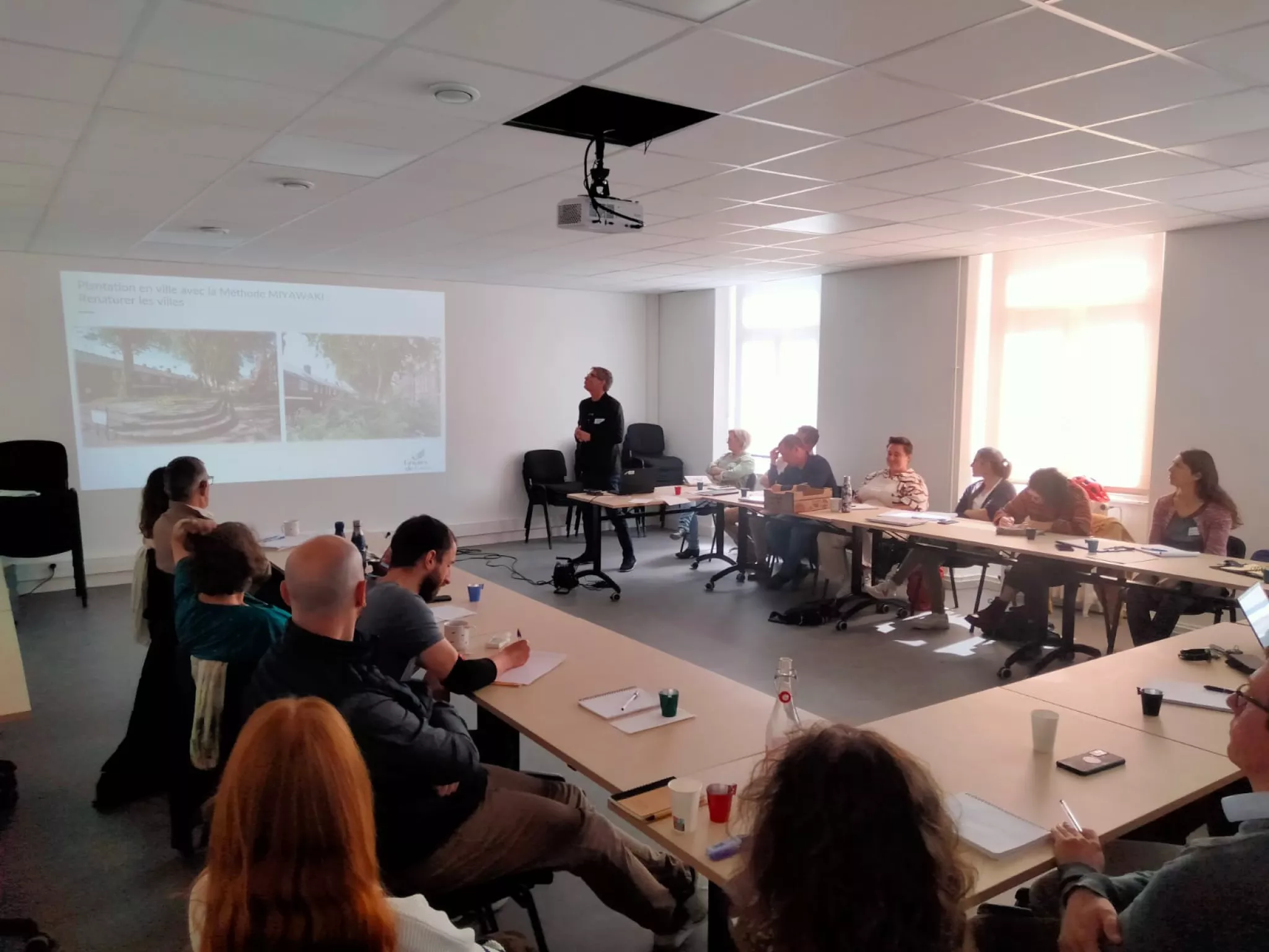 image de la réunion organisée à Blois